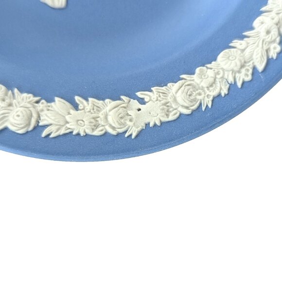 Vintage Wedgwood PEGASUS Collectible Jasperware Plate beautiful for bookshelf! - Picture 6 of 11